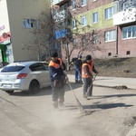 На выходных коммунальщики приступили к работам летнего содержания улично-дорожной сети