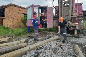 Весной текущего года в поселке Новый Городок была пробурена скважина для осушения подтопляемой территории. Сейчас с этой же целью тот же объект возводится в центре Белова