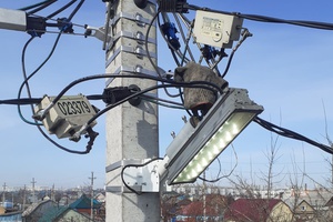 В Белове ремонтируют светодиодные светильники, установленные в рамках энергосервисного контракта