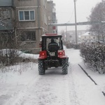 Подрядные организации усилили работу по очистке дорог и тротуаров от снега