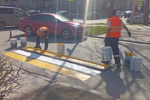 В Белове наносят дорожную разметку