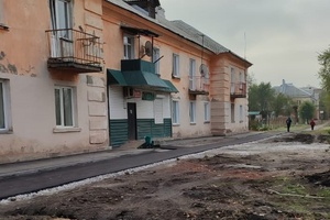 Новый тротуар появился на улице Богдана Хмельницкого