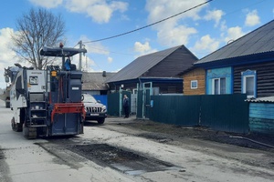 В Белове продолжается ямочный ремонт дорог